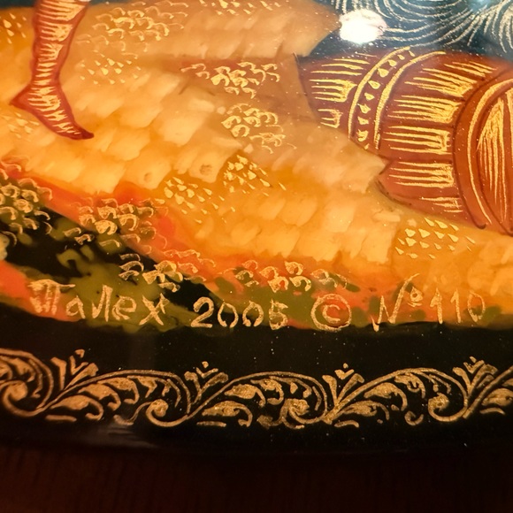 Hand-Painted Russian Lacquer Box - Picture 8 of 8